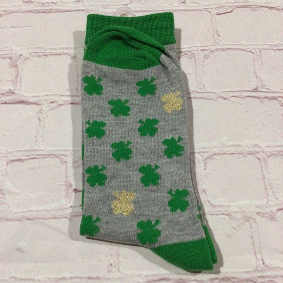 St. Patrick’s Day Shamrock Crew Socks - NWT - Picture 3 of 3